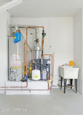 99 Selkirk Avenue, Toms River, NJ 08757