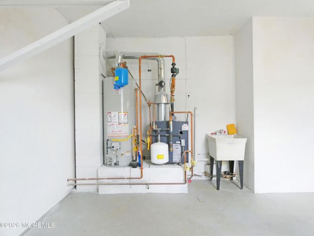 99 Selkirk Avenue, Toms River, NJ 08757