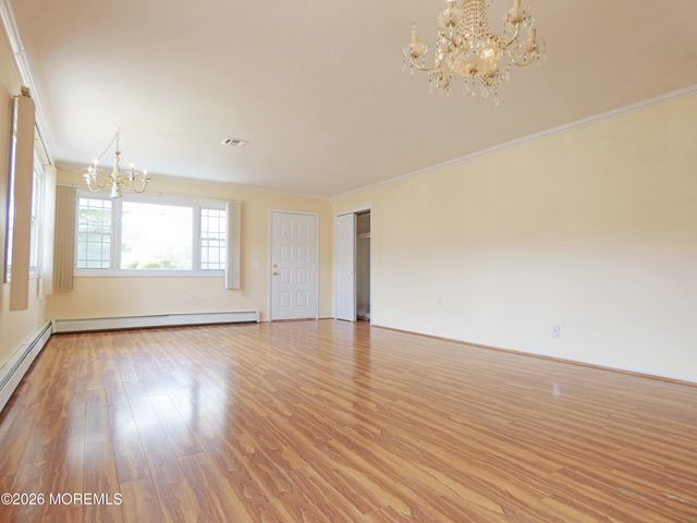 99 Selkirk Avenue, Toms River, NJ 08757