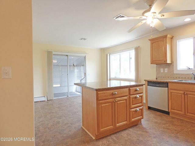 99 Selkirk Avenue, Toms River, NJ 08757