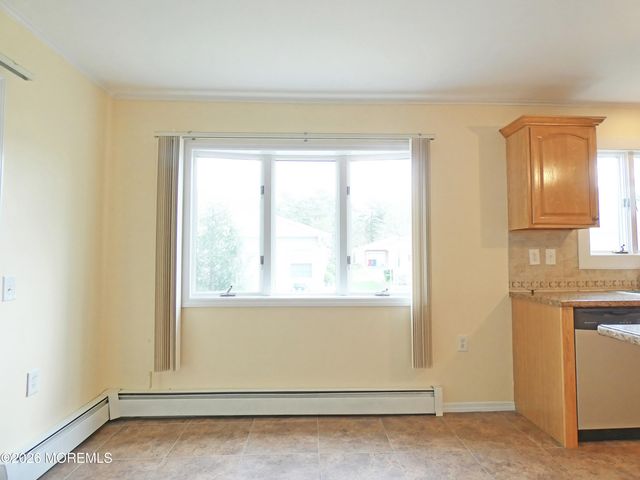 99 Selkirk Avenue, Toms River, NJ 08757