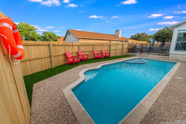 201 Sunrise Canyon, Universal City, TX 78148