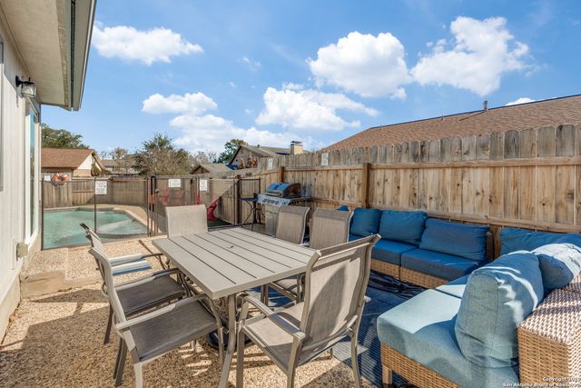 201 Sunrise Canyon, Universal City, TX 78148