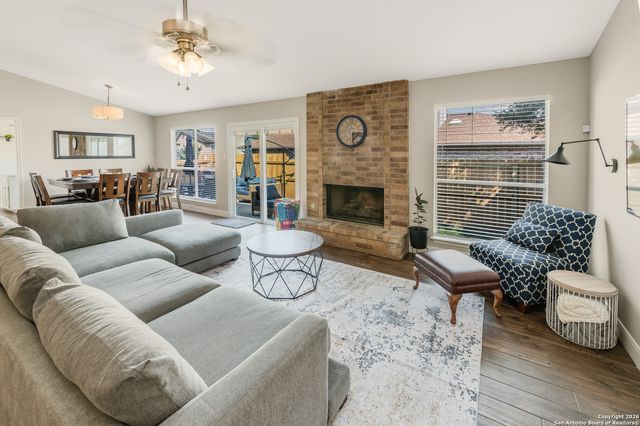 201 Sunrise Canyon, Universal City, TX 78148