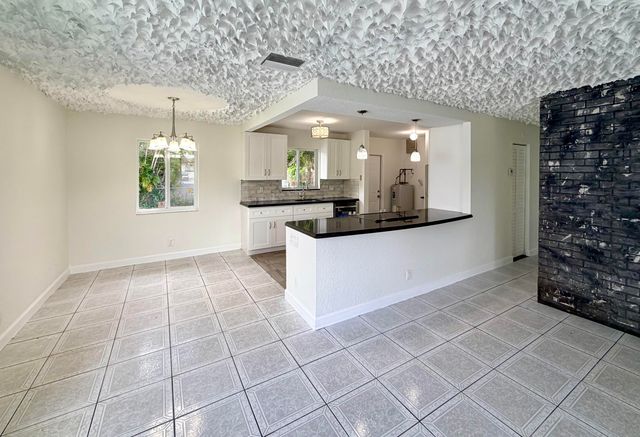 2811 NW 8th Street, Pompano Beach, FL 33069