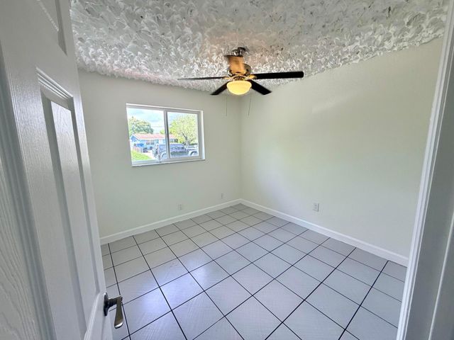 2811 NW 8th Street, Pompano Beach, FL 33069