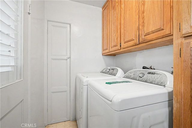 9640 La Salle, Los Angeles, CA 90047