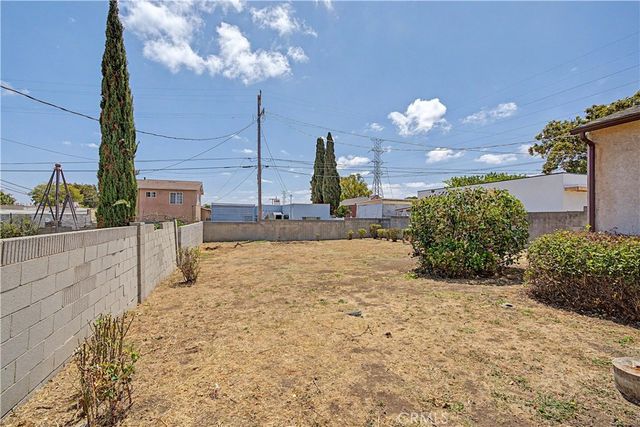 9640 La Salle, Los Angeles, CA 90047