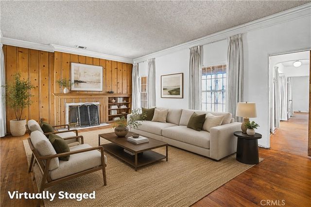 9640 La Salle, Los Angeles, CA 90047