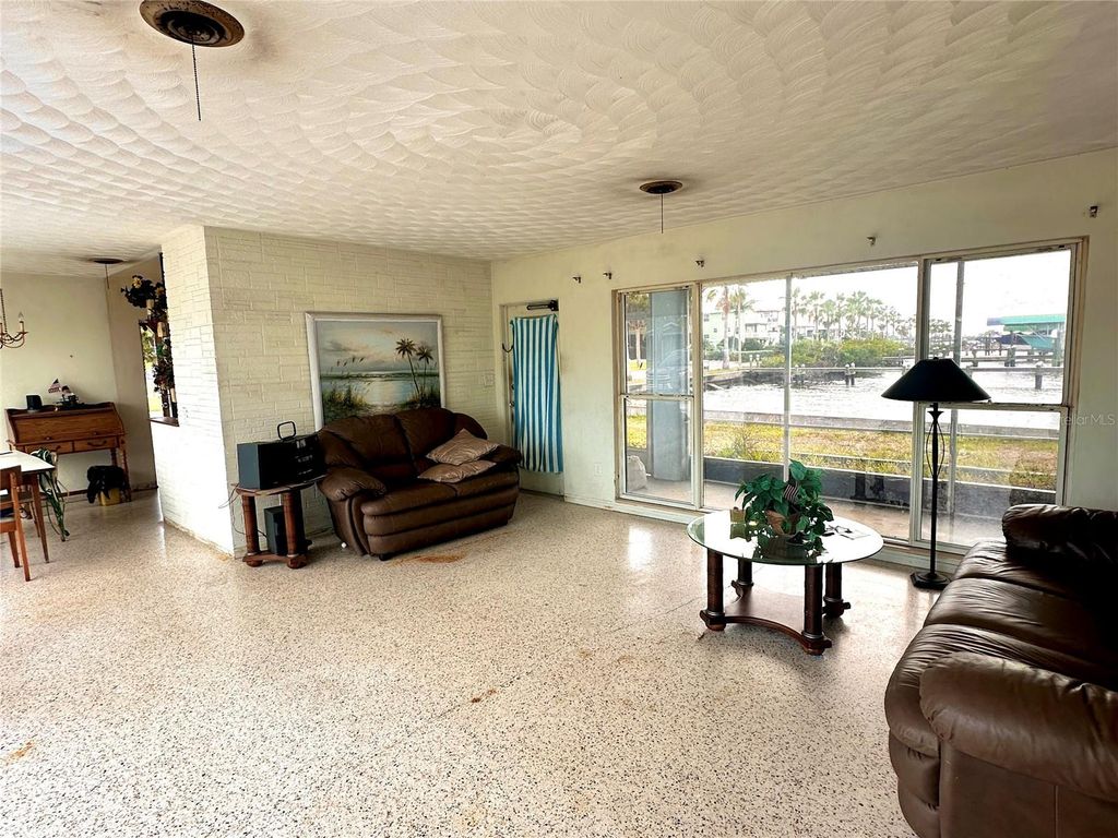 Image 12 of property listing at 210 21ST STREET NE, Bradenton, FL 34208