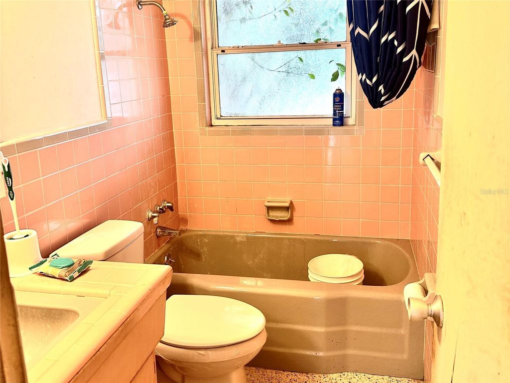 Image 15 of property listing at 210 21ST STREET NE, Bradenton, FL 34208