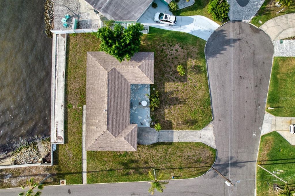 Image 18 of property listing at 210 21ST STREET NE, Bradenton, FL 34208