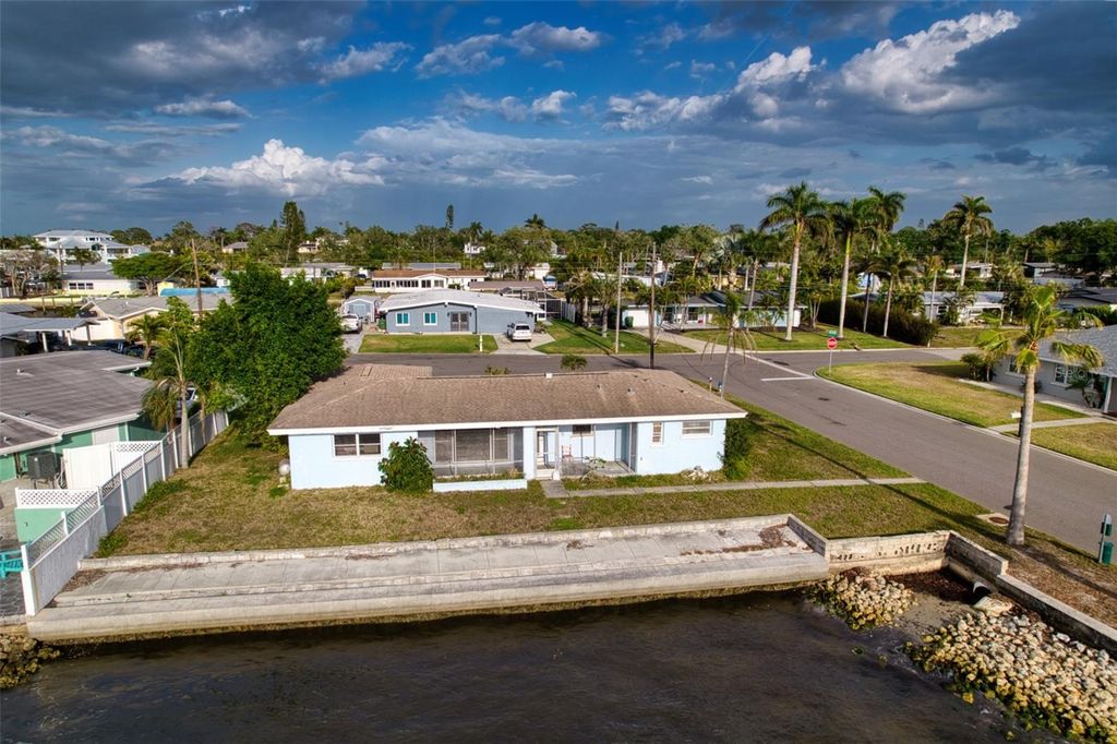 Image 3 of property listing at 210 21ST STREET NE, Bradenton, FL 34208
