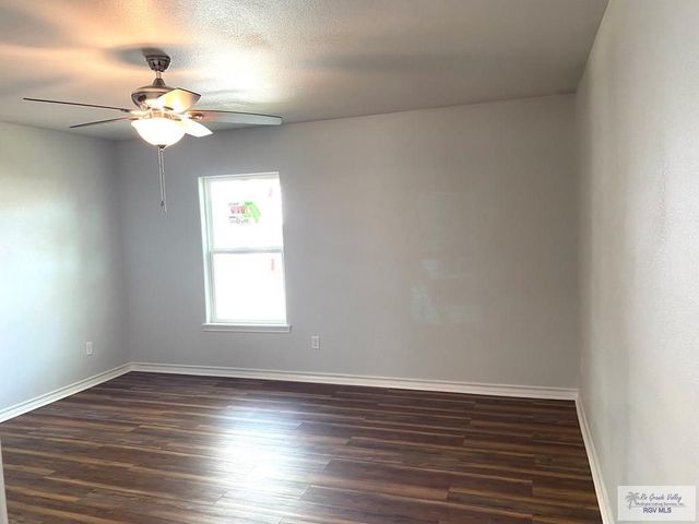 910 Dolores St, Corpus Christi, TX 78405