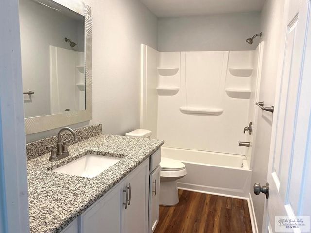 910 Dolores St, Corpus Christi, TX 78405