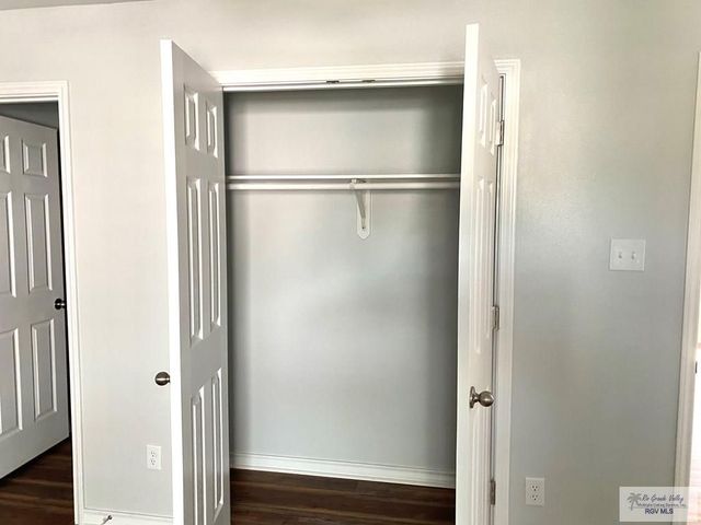 910 Dolores St, Corpus Christi, TX 78405