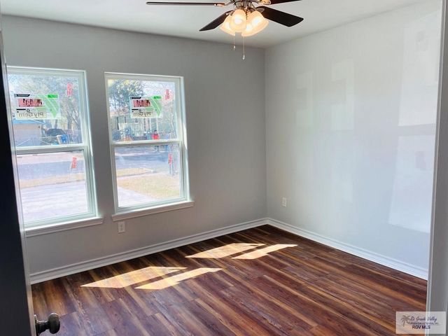 910 Dolores St, Corpus Christi, TX 78405
