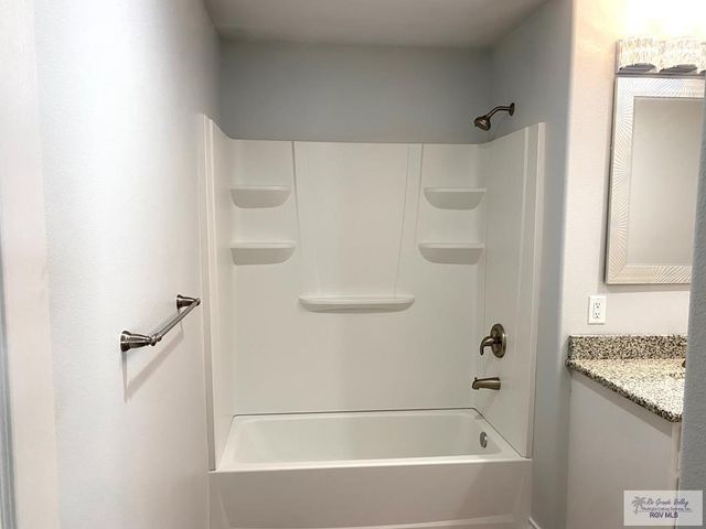 910 Dolores St, Corpus Christi, TX 78405