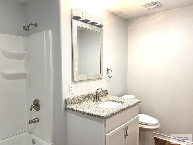 910 Dolores St, Corpus Christi, TX 78405