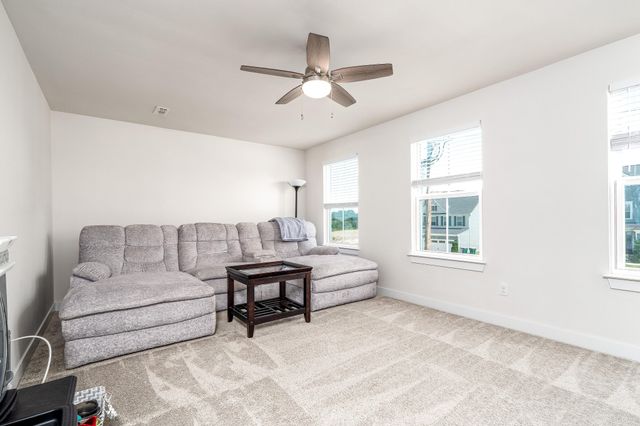 3039 Manchester DR, Spring Hill, TN 37174