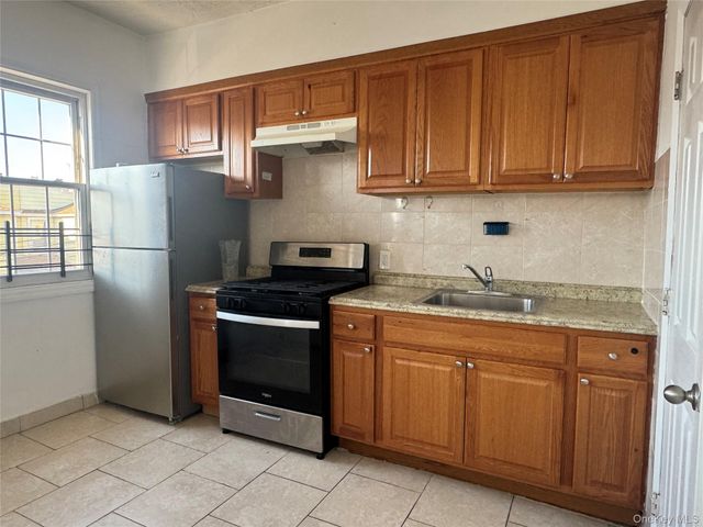 95-11 90 Street 2F, Ozone Park, NY 11416