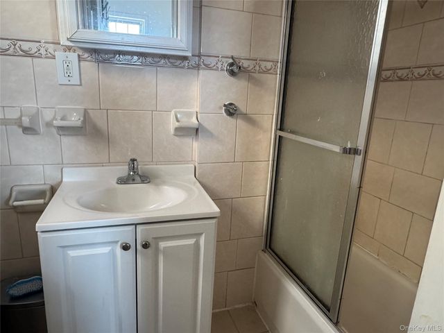 95-11 90 Street 2F, Ozone Park, NY 11416