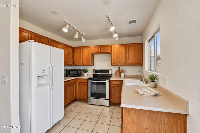 3226 W ABRAHAM Lane, Phoenix, AZ 85027