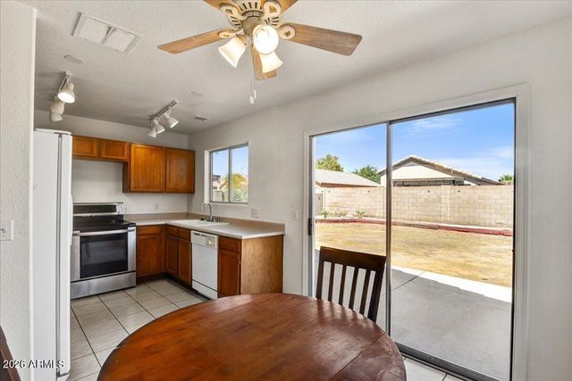 3226 W ABRAHAM Lane, Phoenix, AZ 85027