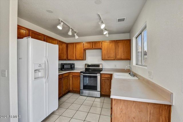 3226 W ABRAHAM Lane, Phoenix, AZ 85027