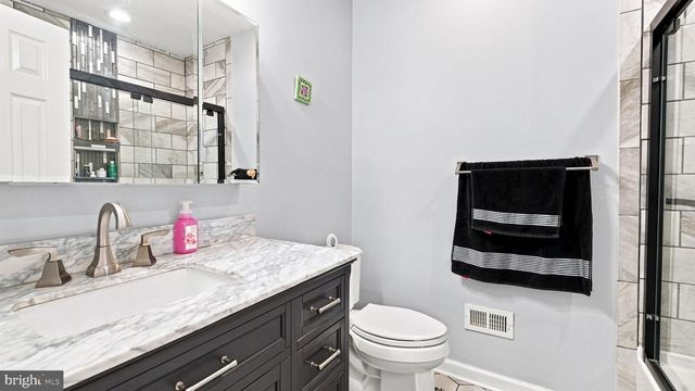 988 GATES PL, Warminster, PA 18974
