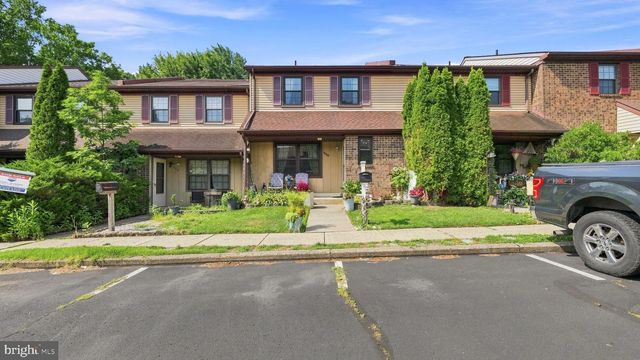 988 GATES PL, Warminster, PA 18974