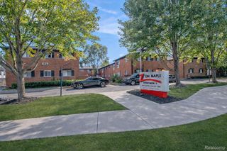 629 Maple Rd 10, Clawson, MI 48017