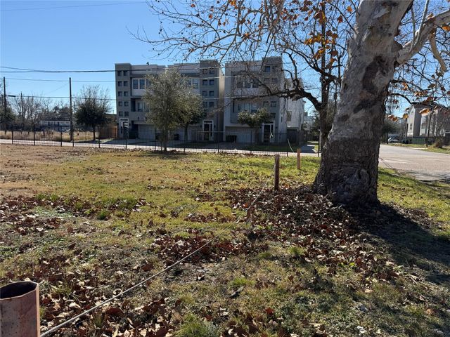 2303 Holman Street, Houston, TX 77004
