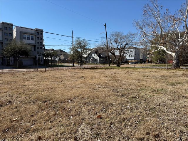 2303 Holman Street, Houston, TX 77004