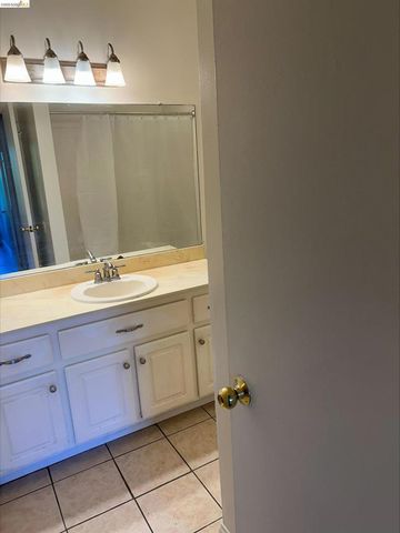 5313 Ridgeview Cir, El Sobrante, CA 94803