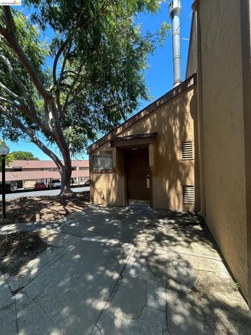 5313 Ridgeview Cir, El Sobrante, CA 94803