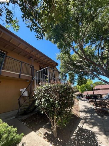 5313 Ridgeview Cir, El Sobrante, CA 94803