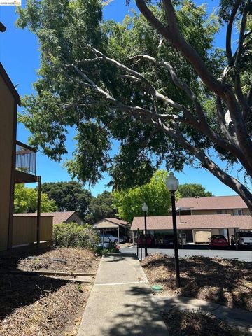 5313 Ridgeview Cir, El Sobrante, CA 94803