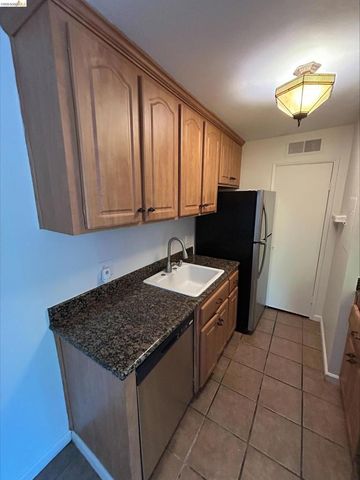5313 Ridgeview Cir, El Sobrante, CA 94803