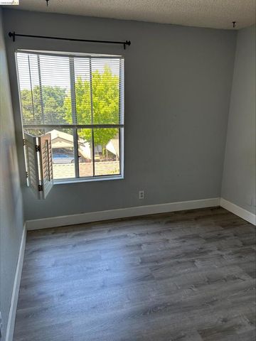5313 Ridgeview Cir, El Sobrante, CA 94803