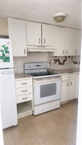 301 NW 84th St 301, Miami, FL 33150