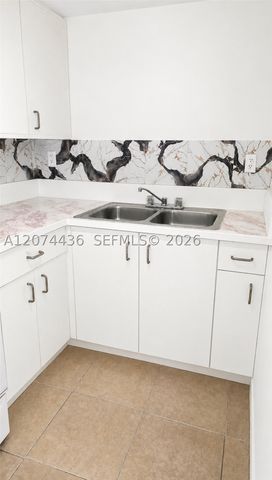 301 NW 84th St 301, Miami, FL 33150