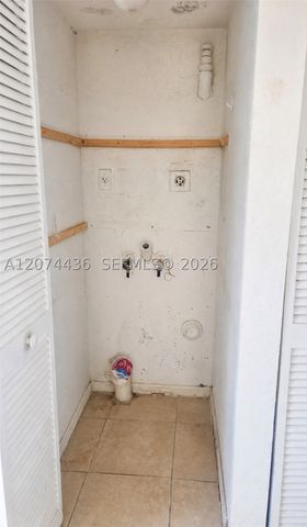 301 NW 84th St 301, Miami, FL 33150
