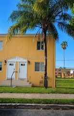 301 NW 84th St 301, Miami, FL 33150