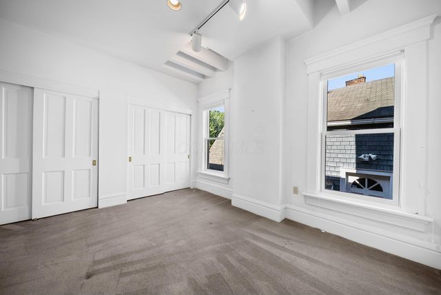 422 W 6th Avenue, Columbus, OH 43201