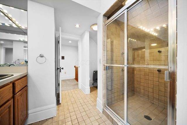 422 W 6th Avenue, Columbus, OH 43201