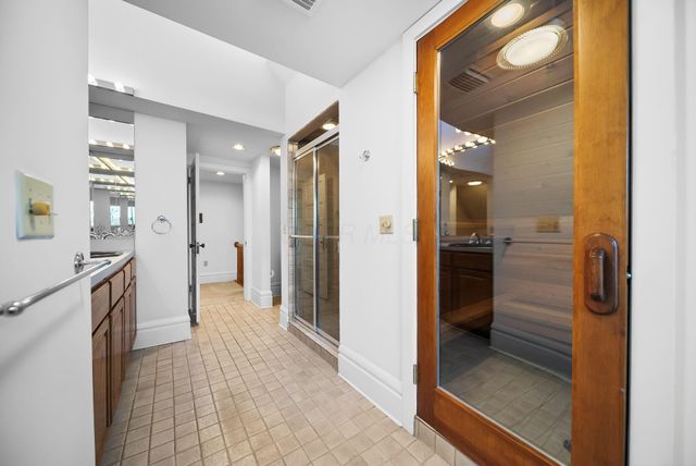 422 W 6th Avenue, Columbus, OH 43201