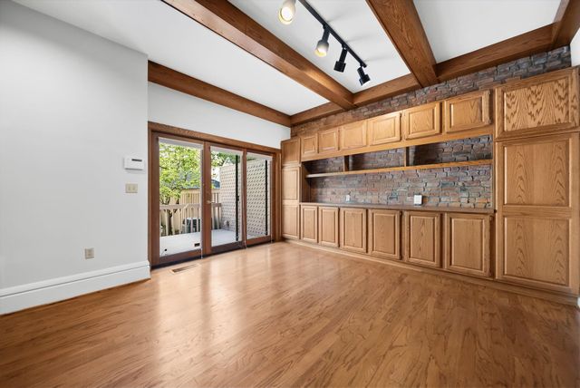 422 W 6th Avenue, Columbus, OH 43201