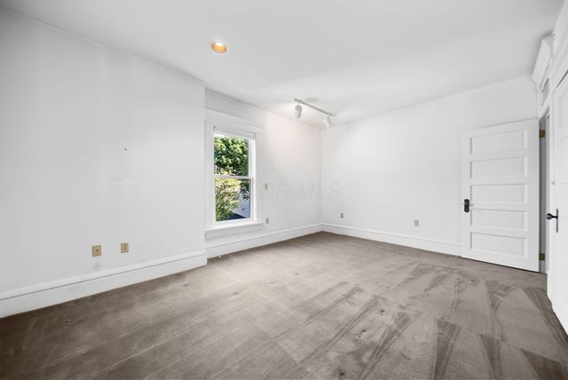 422 W 6th Avenue, Columbus, OH 43201