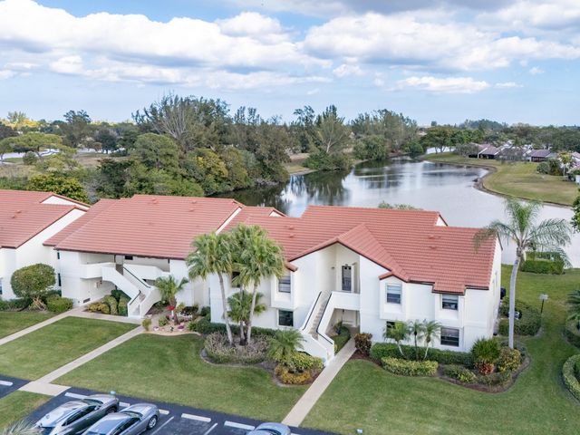 5829 Parkwalk Drive, Boynton Beach, FL 33472